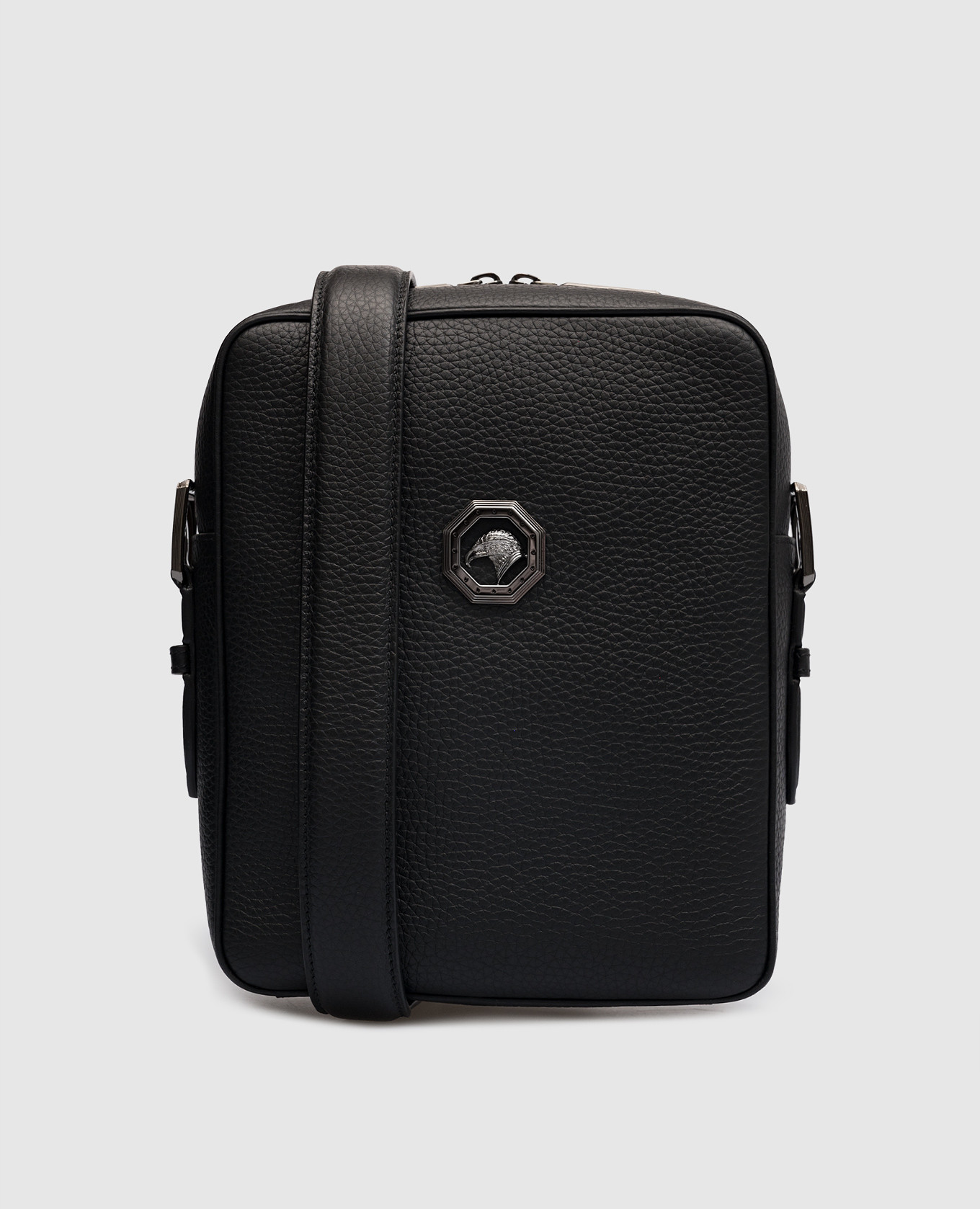 Черная кожаная сумка через плечо с металлическим логотипом, Черный, Сумки через плечо
Черная кожаная сумка через плечо с металлическим логотипом, Черный, Сумки через плечо