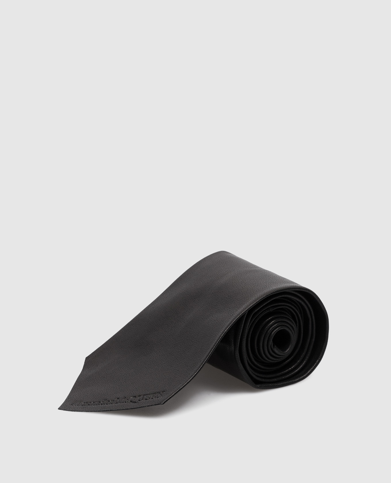 Черный кожаный галстук с логотипом