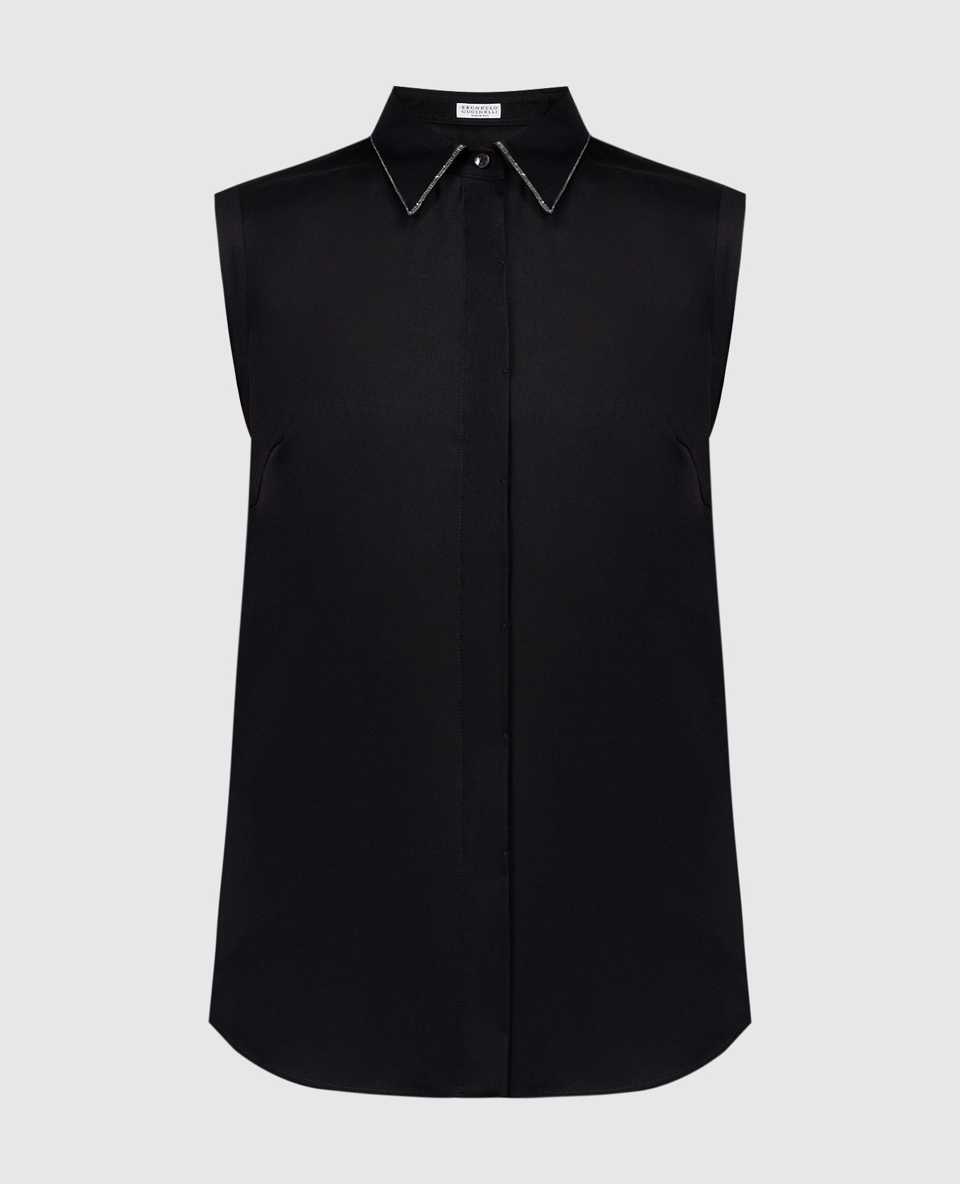 A black blouse with a monil chain made of eco-tuni