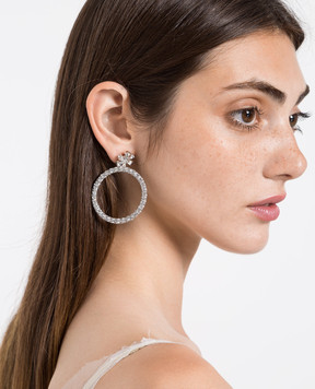 Amina Muaddi Сріблясті сережки Daisy з кристалами Swarovski DAISYHOOP