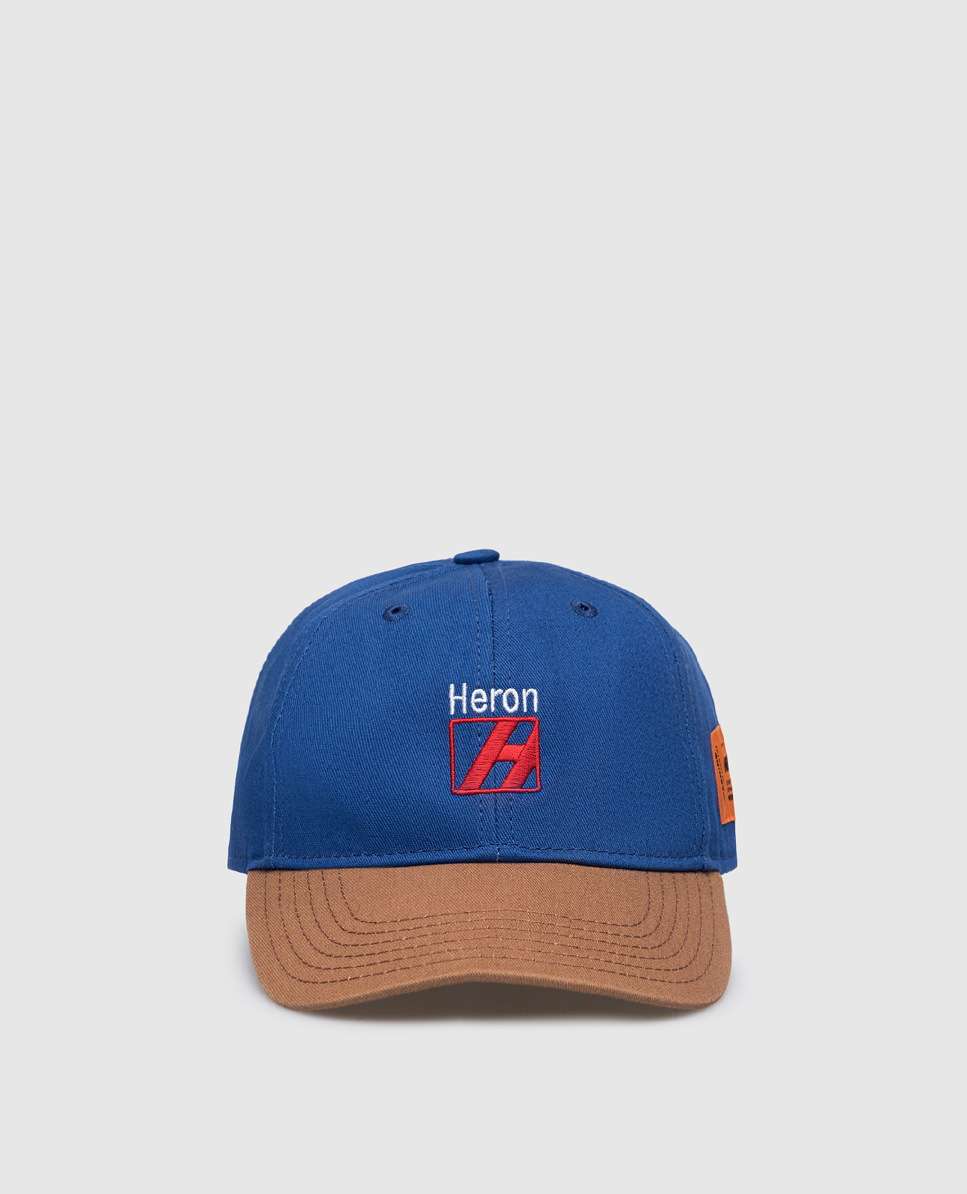 Синяя кепка с вышивкой и патчем логотипа