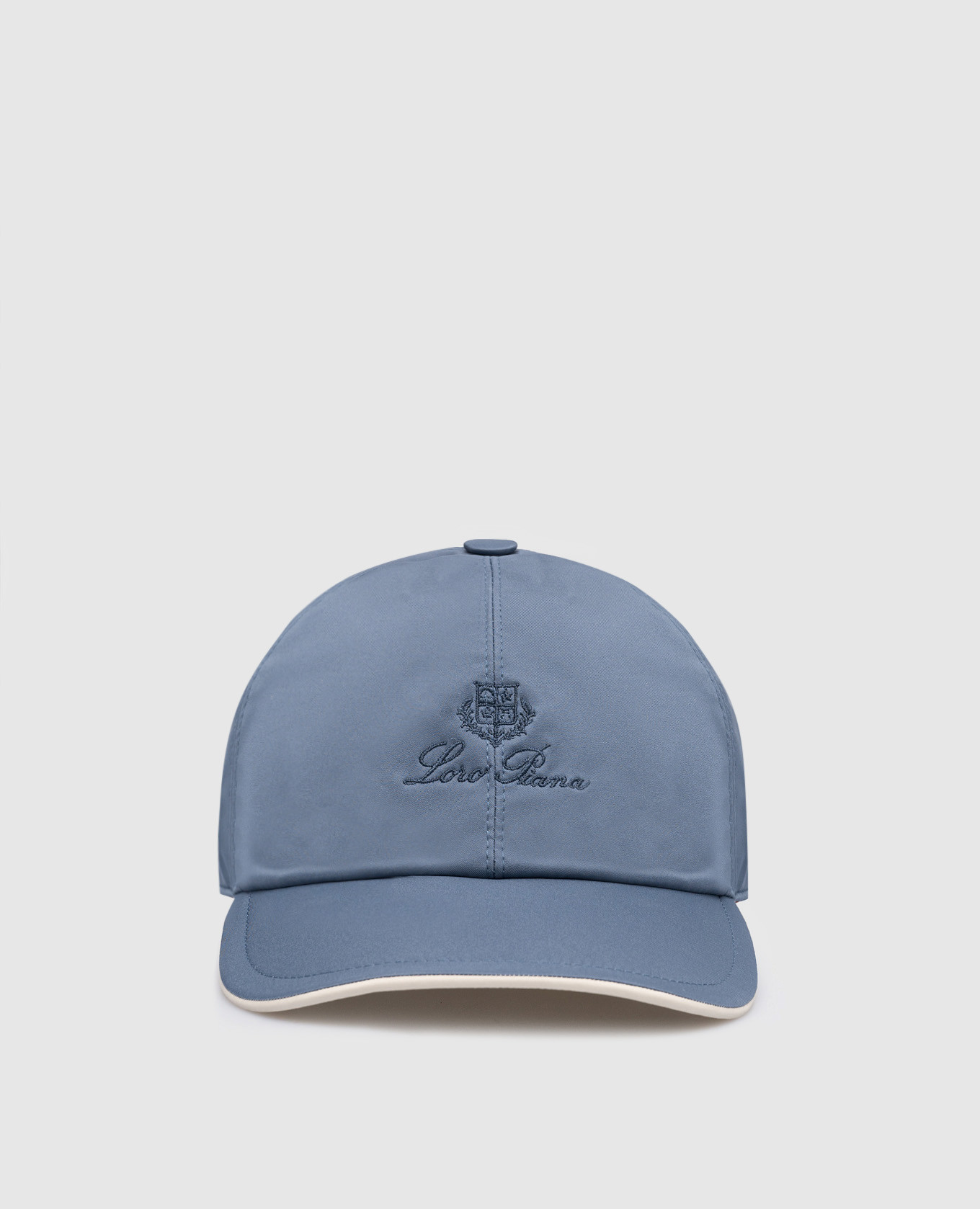 Голубая кепка с вышивкой логотипа