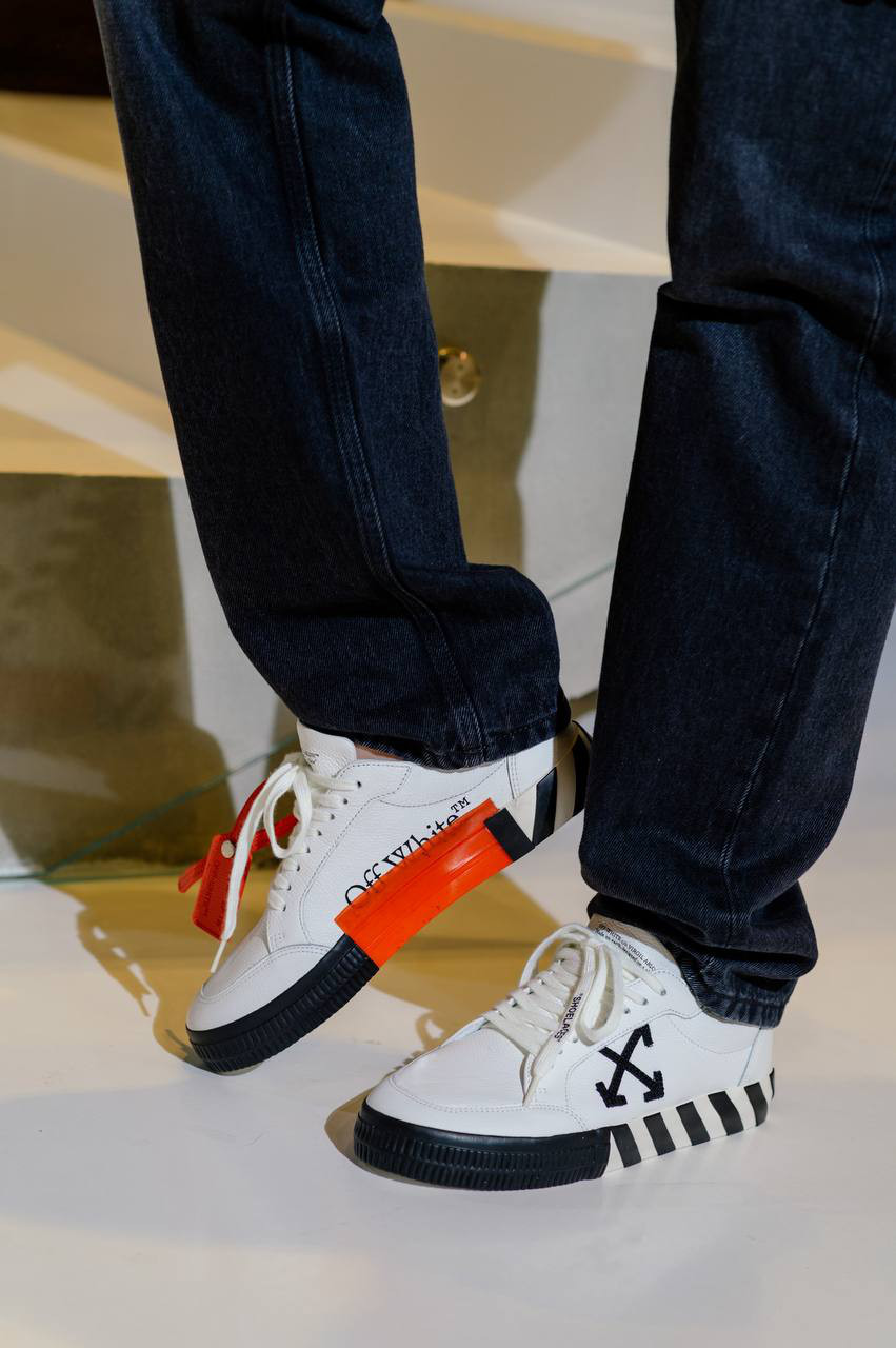 Off-White Белые кожаные кеды с логотипом Arrows OMIA085C99LEA003 изображение 6