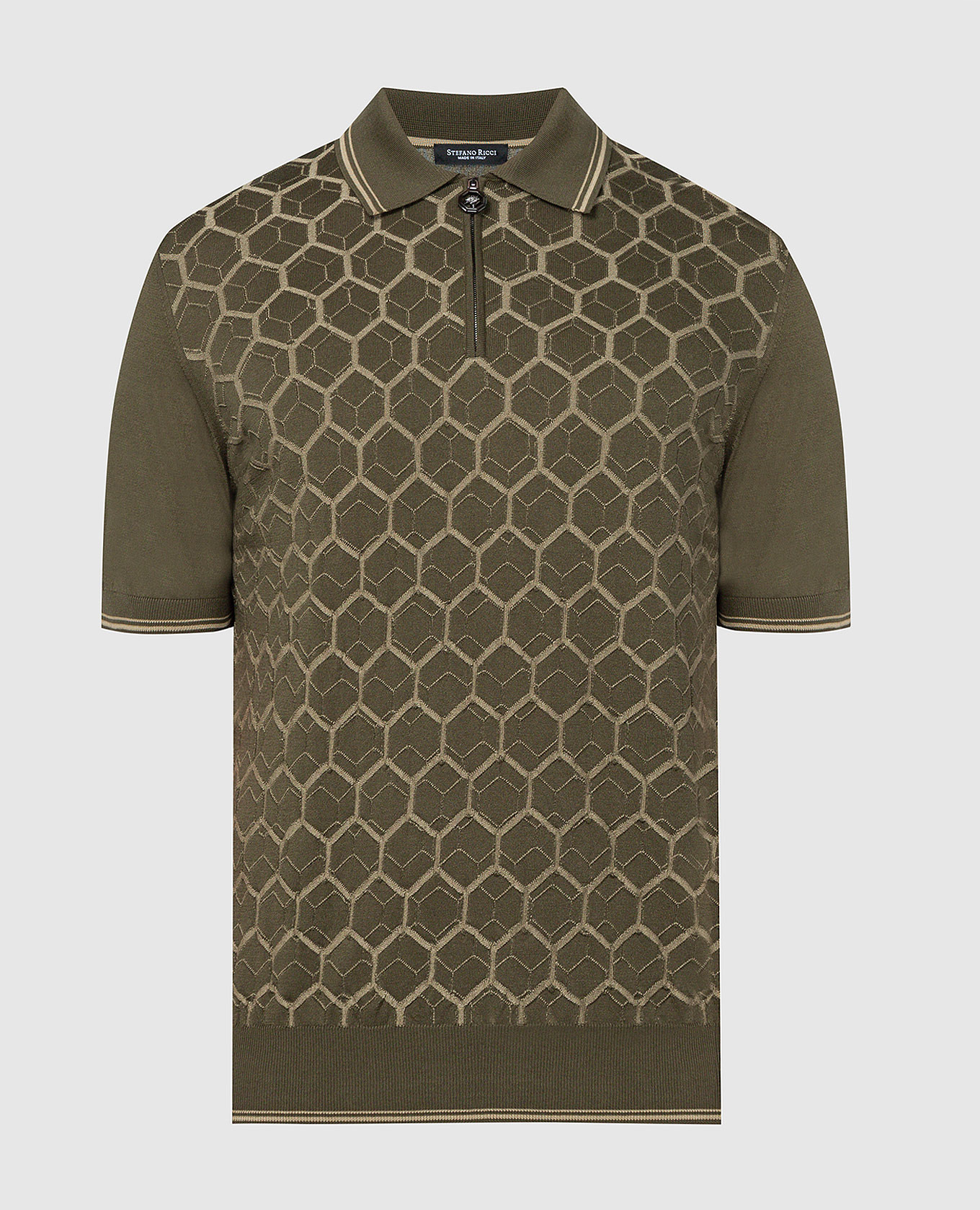 Green polo with silk in a textured pattern with a logo
