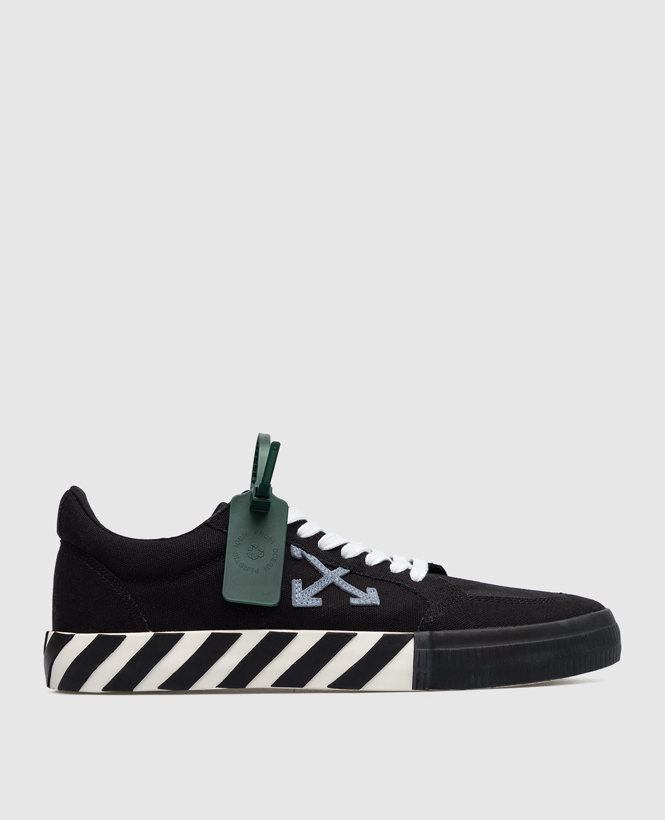 

Черные сникеры Low Vulcanized Canvas с нашивкой логотипа Arrow, Черный, Кроссовки