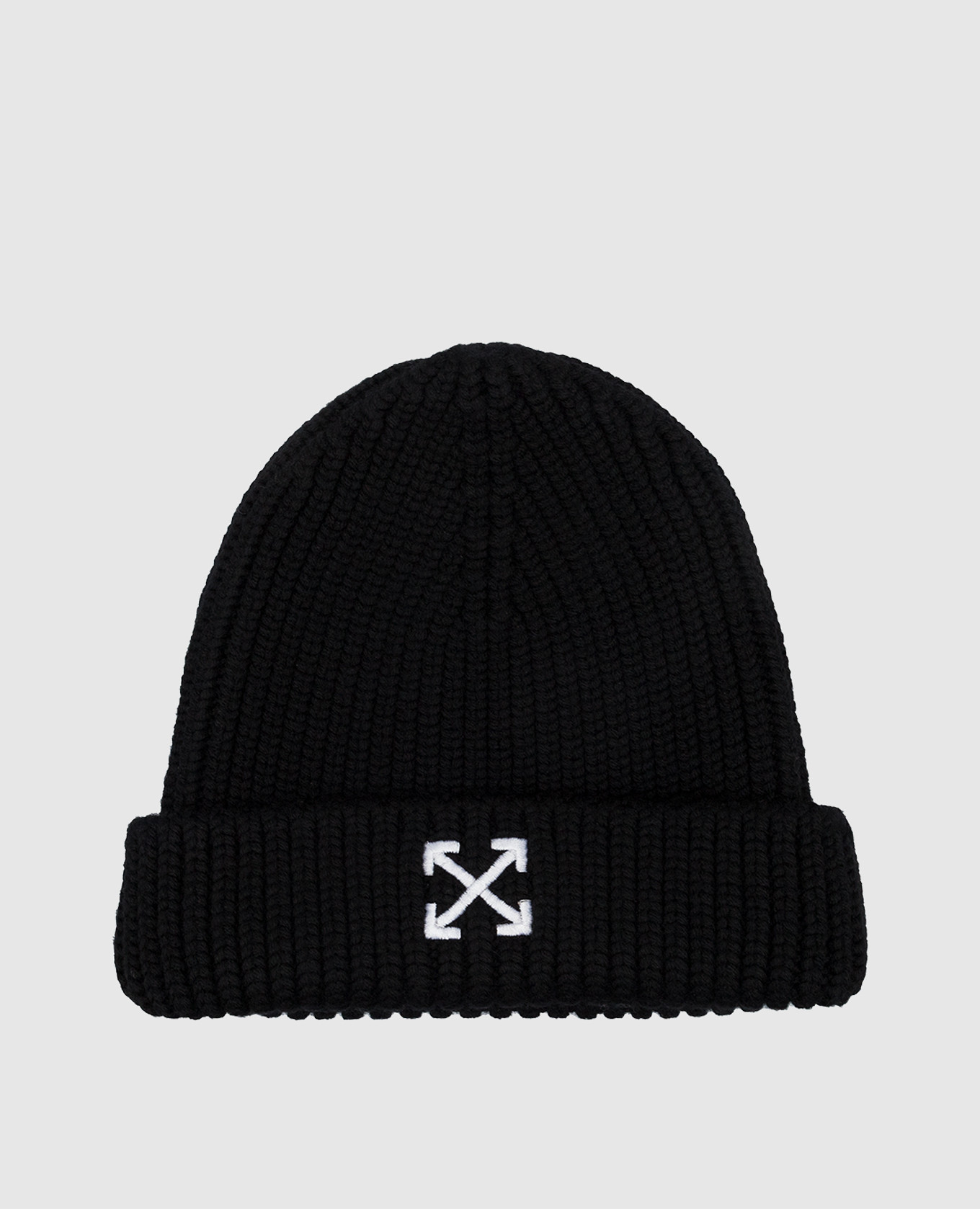 Черная шапка с контрастной вышивкой Arrow Beanie