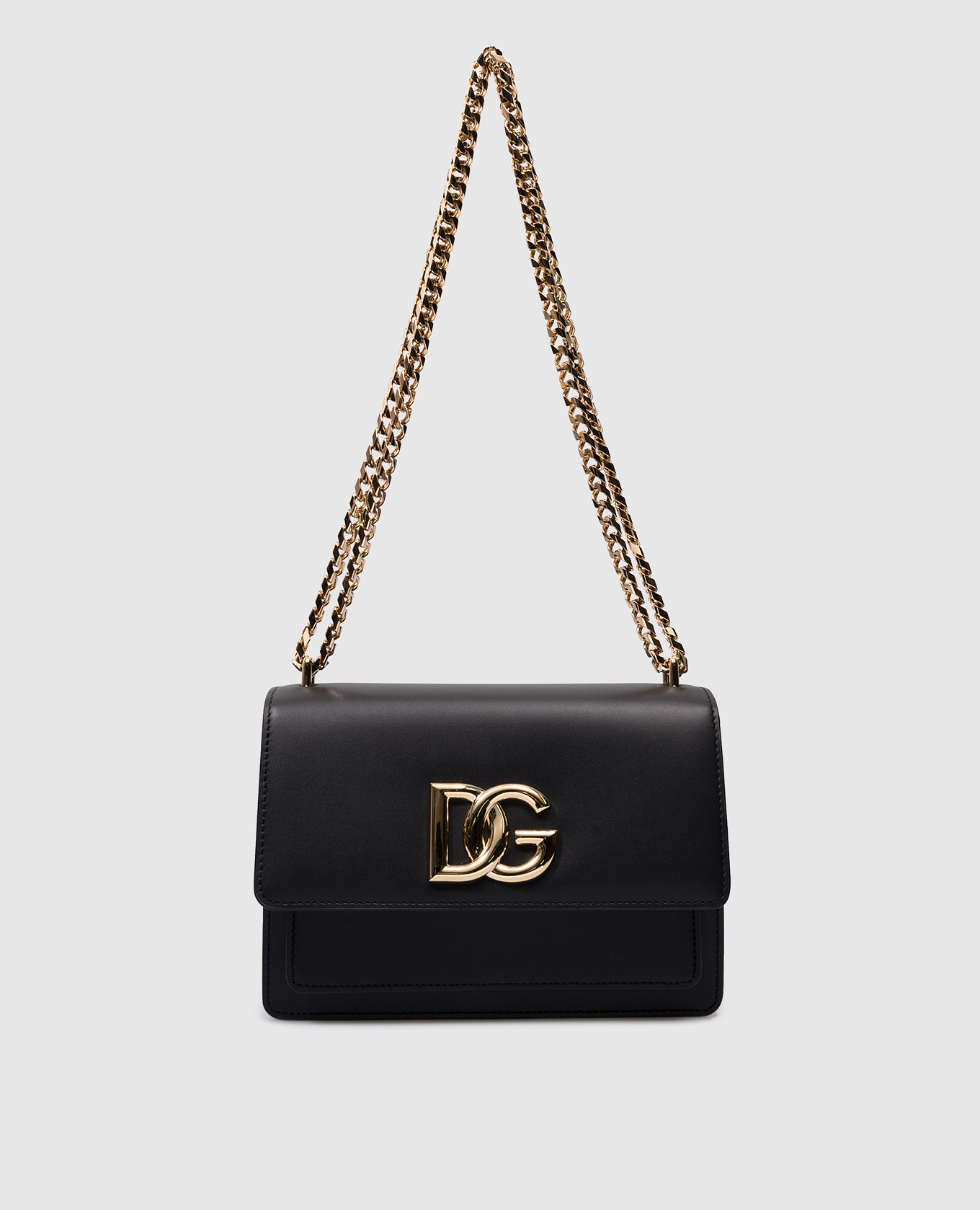 Черная кожаная сумка-мессенджер с металлическим логотипом