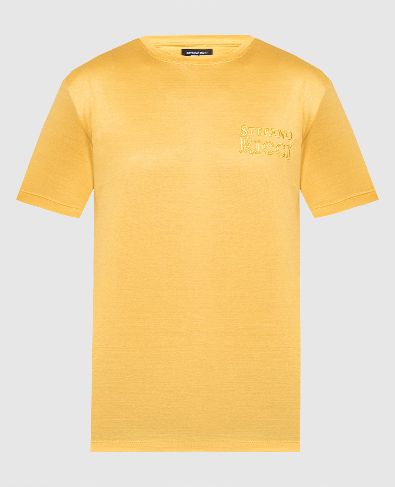 Желтая футболка с вышивкой логотипа