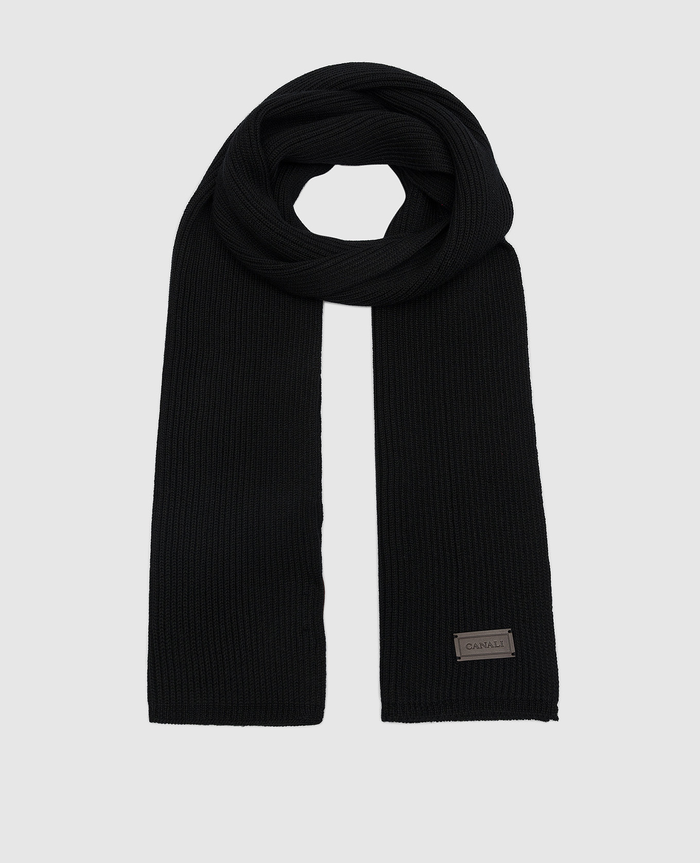 Черный шарф из шерсти