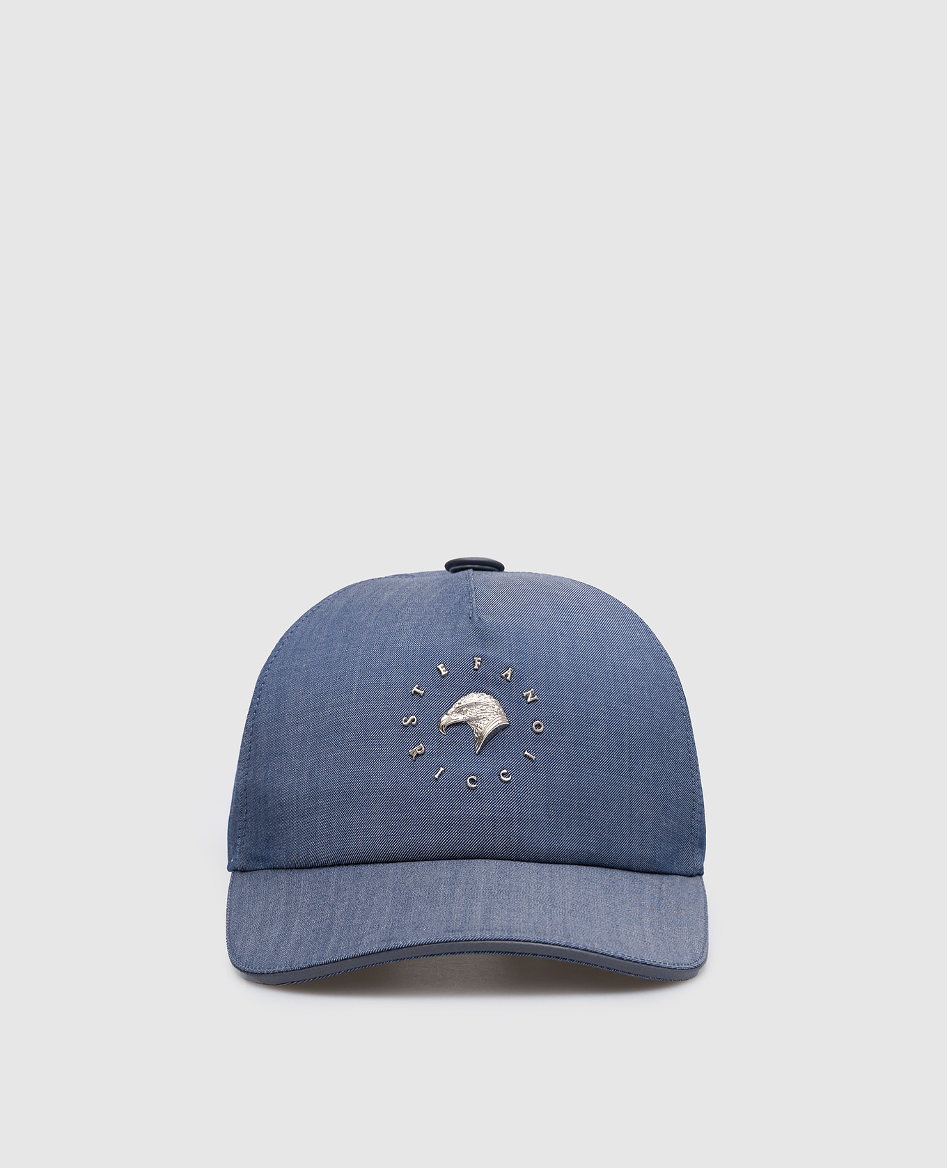 Синяя кепка из шерсти с металлическим логотипом