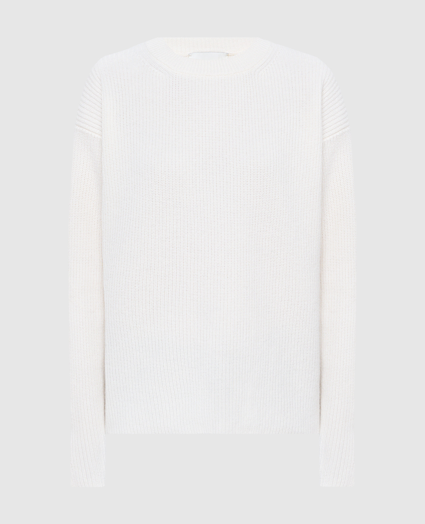 White wool sweater of a free cut