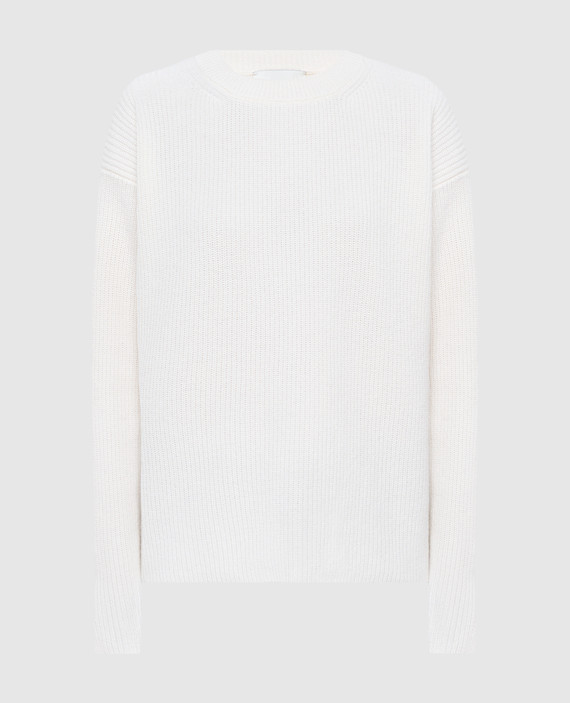 White wool sweater of a free cut