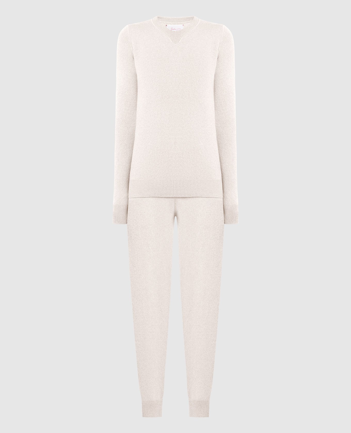 White cashmere sweater and joggers suit