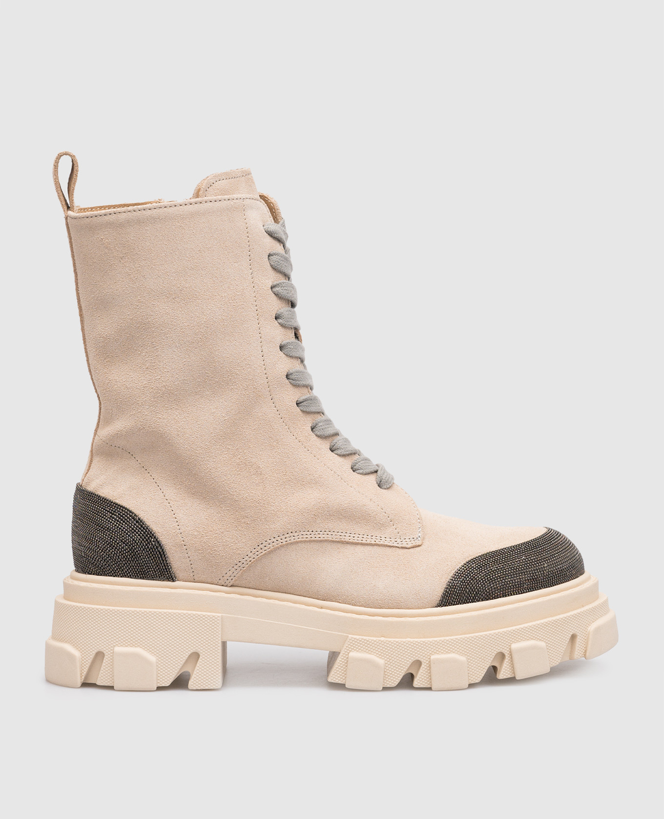 Beige suede boots with monil chain