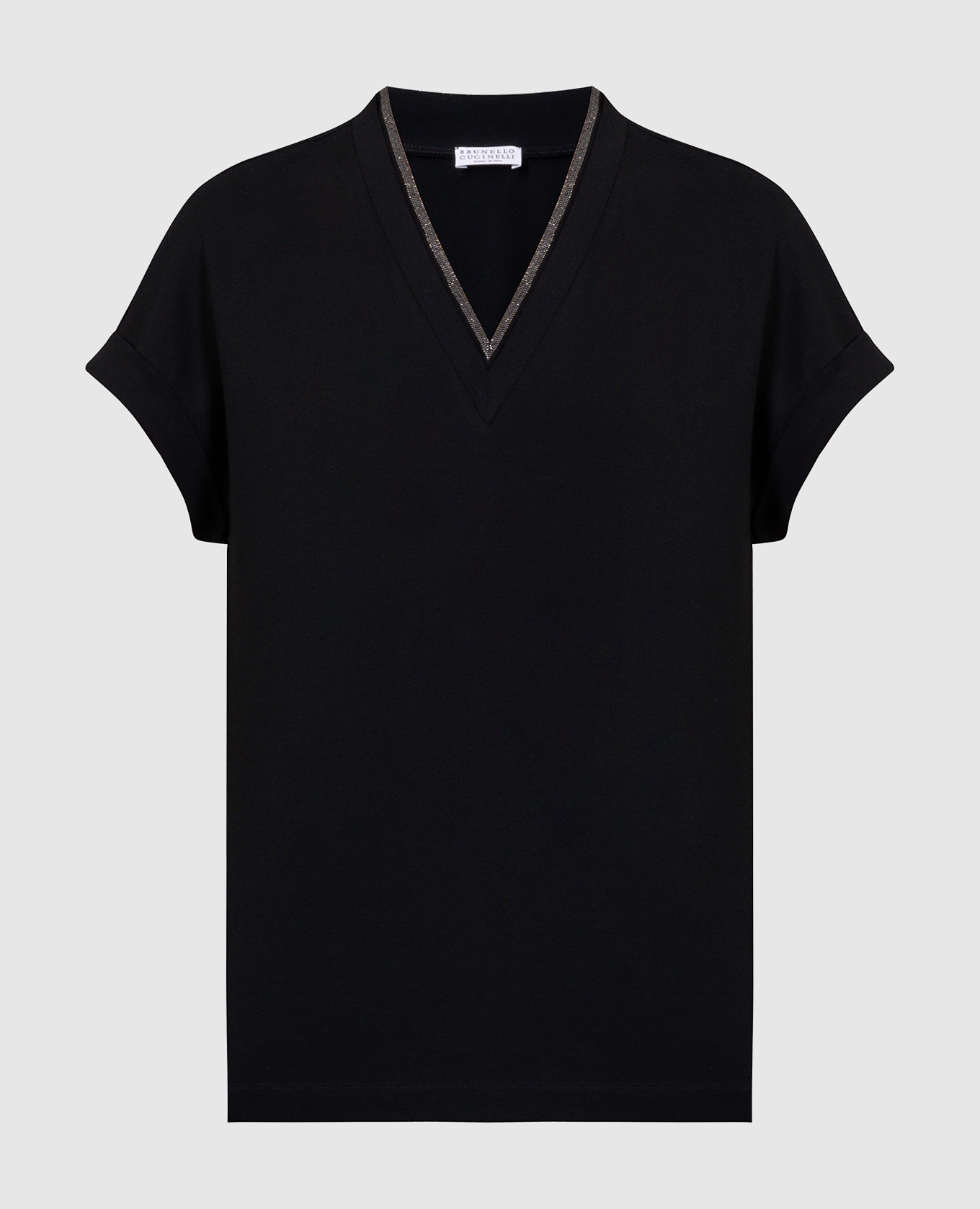 Black t-shirt with monil chain made of ecolathuni