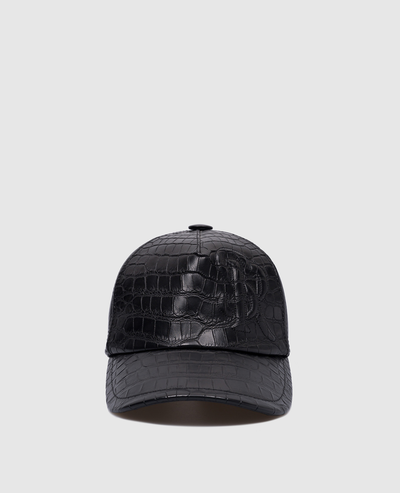 Черная кепка из кожи крокодила с логотипом