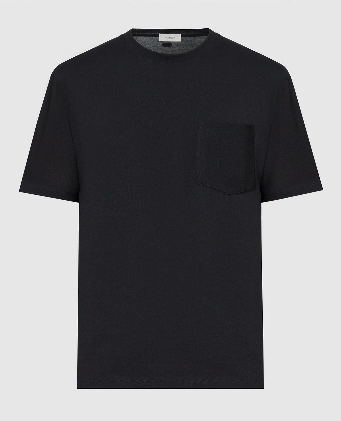 Черная футболка с карманом