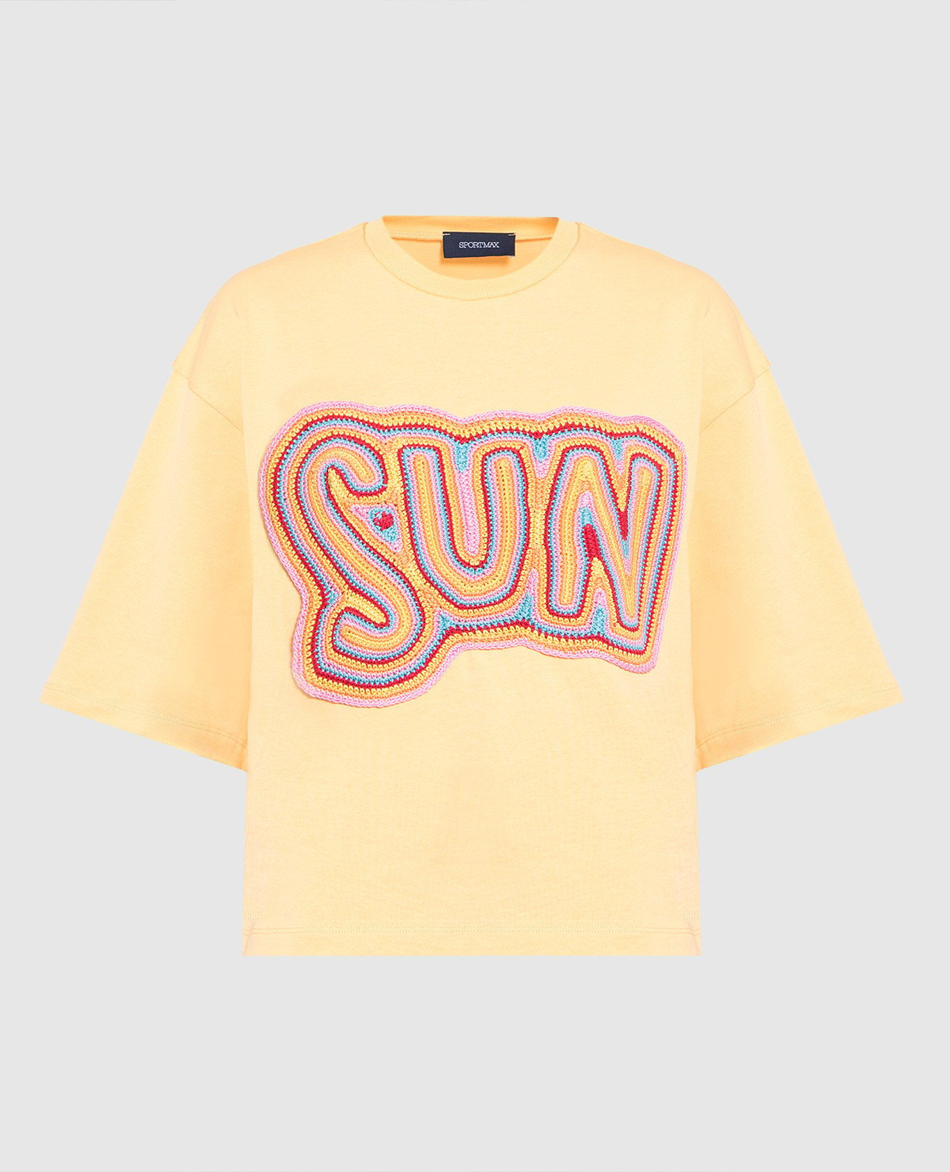 Yellow t-shirt with appliqué