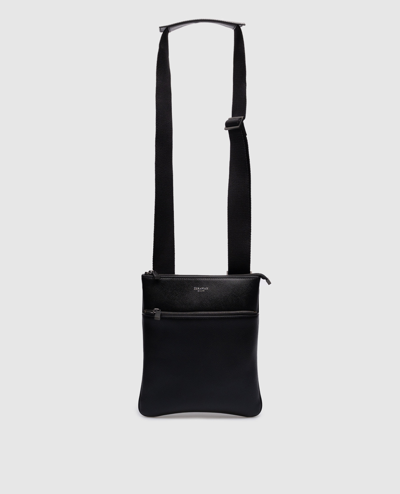 Черная кожаная сумка с логотипом