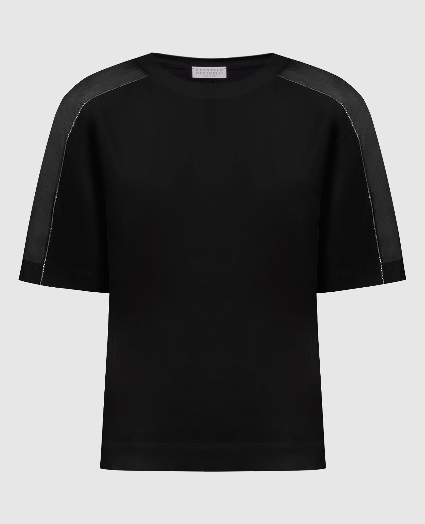 Black t-shirt with monil chain made of ecolathuni
