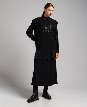 Maison Margiela MM6 Чорна сукня з багатошаровим ефектом та принтом логотипа S62CT0243STJ388