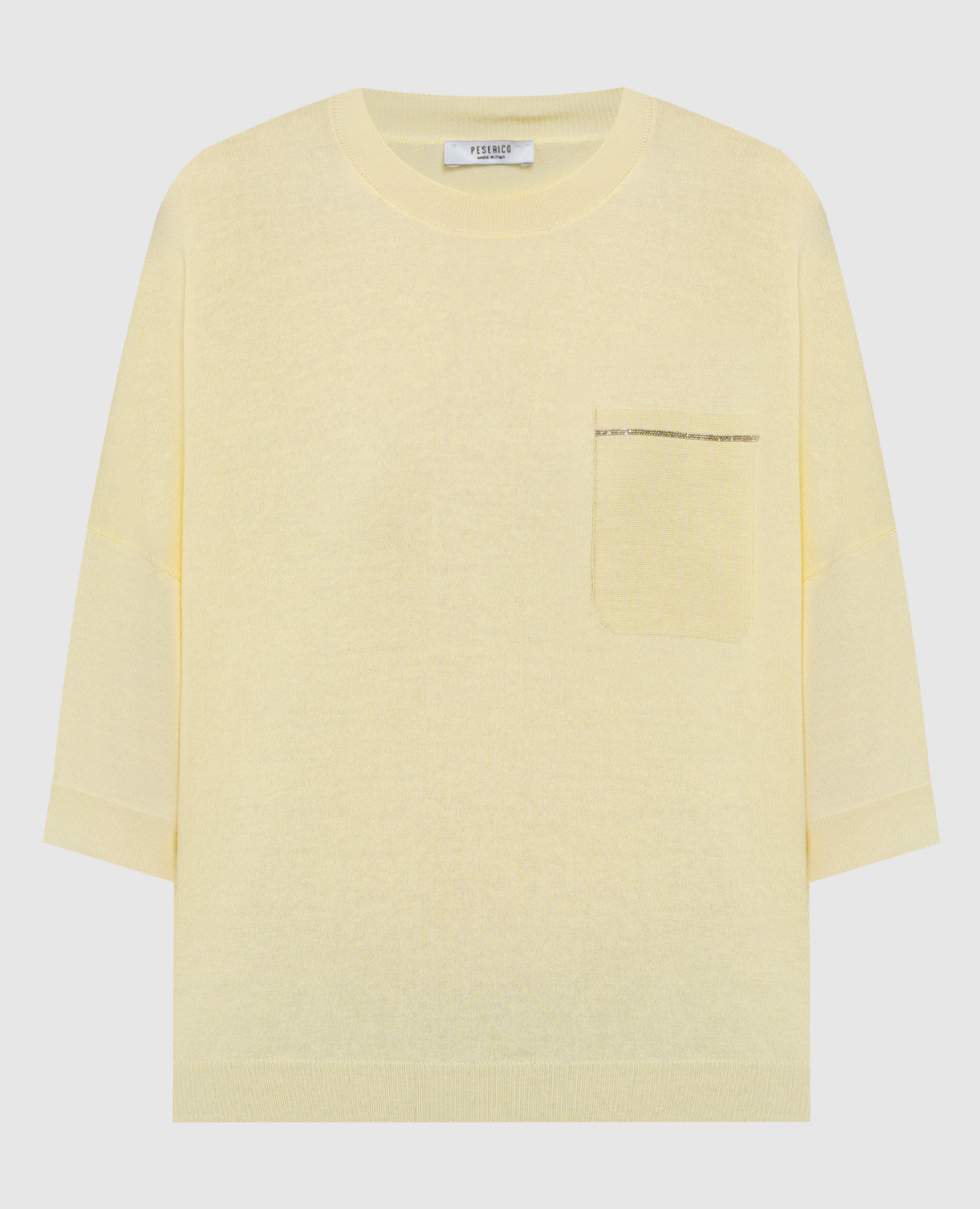 Yellow jumper with monil chain