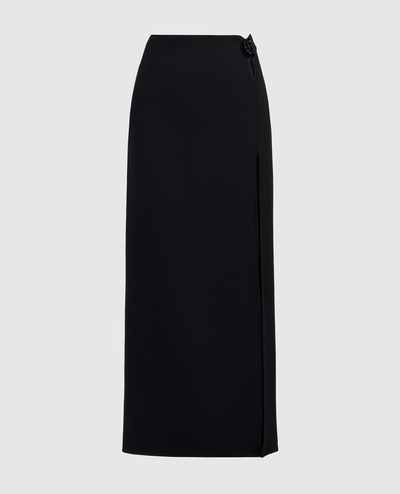 Black skirt made of wool with a slit