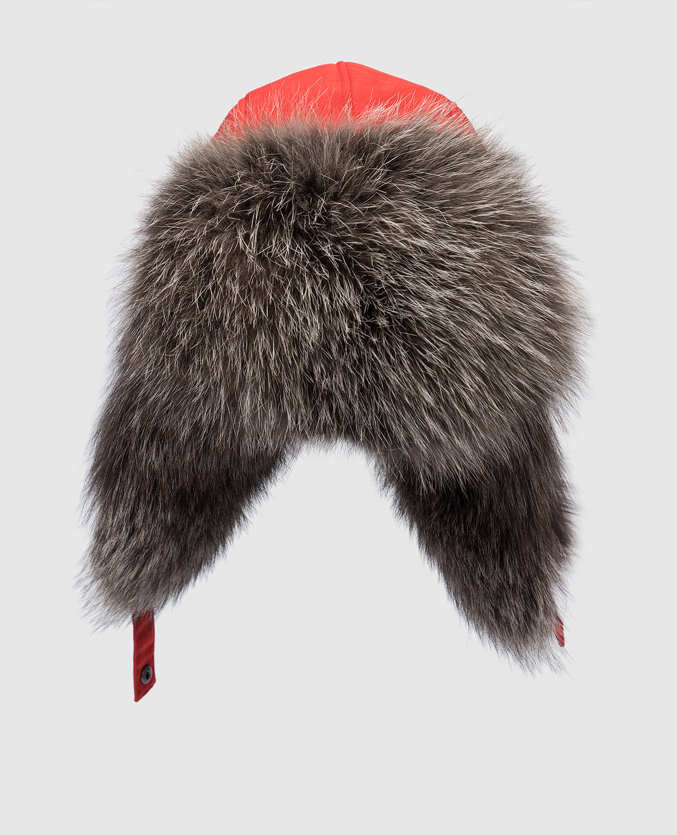 Красная шапка-ушанка с мехом лисы