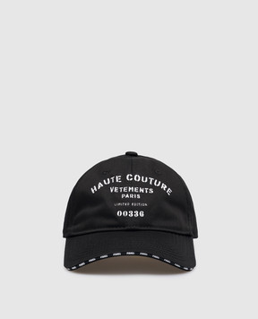 Vetements Black cap with contrasting embroidery UE63CA200Bm