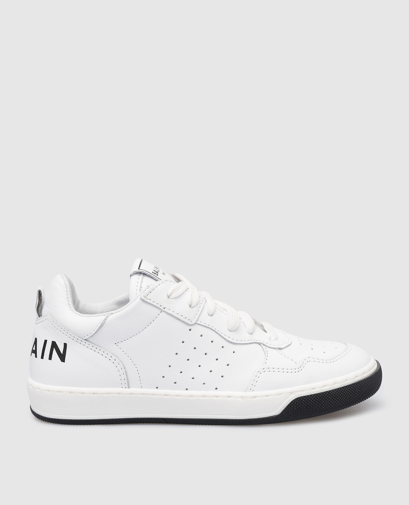 Children's white leather sneakers with contrasting logo