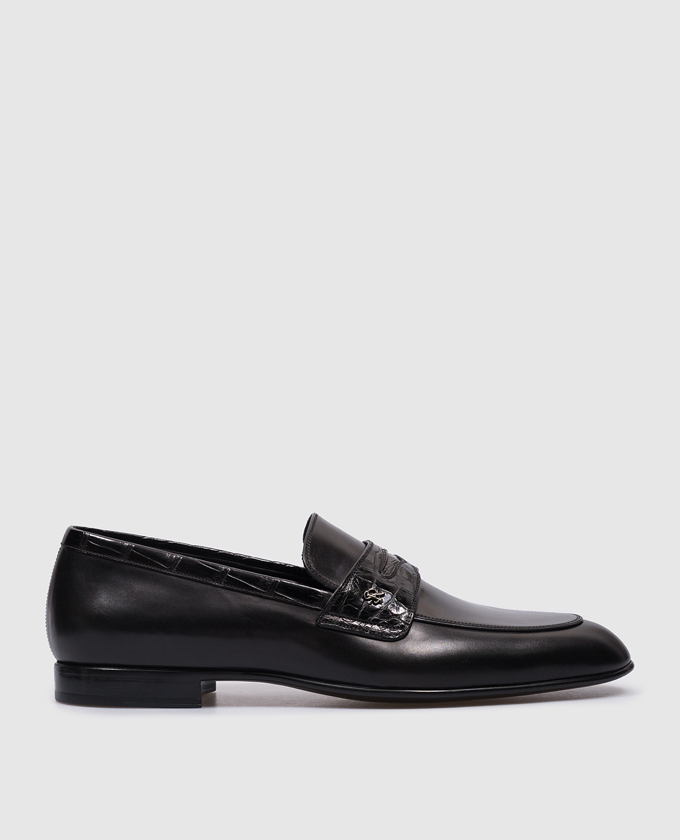 Black leather loafers with logo monogram