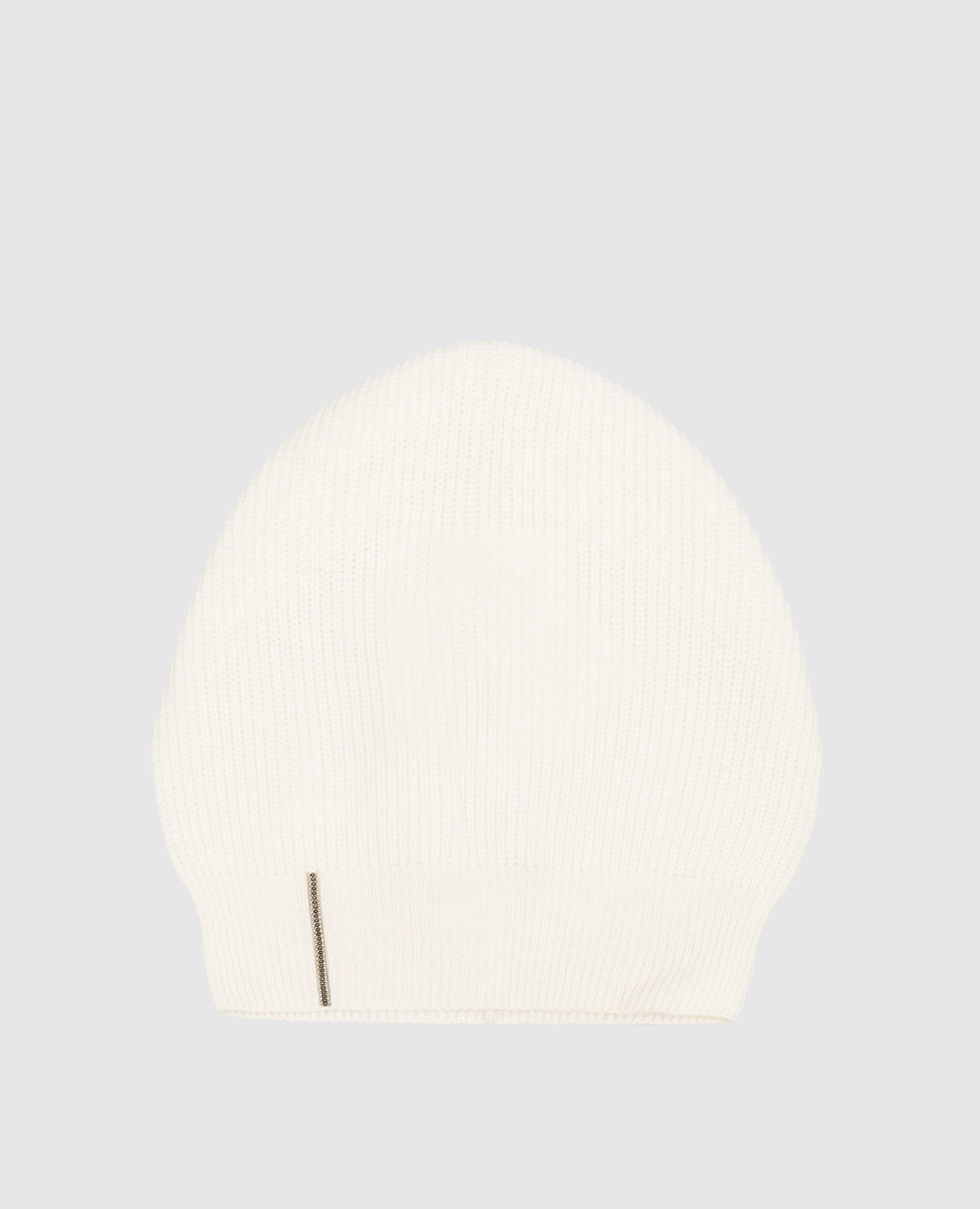 Белая шапка из шерсти, шелка и кашемира с цепочкой мониль