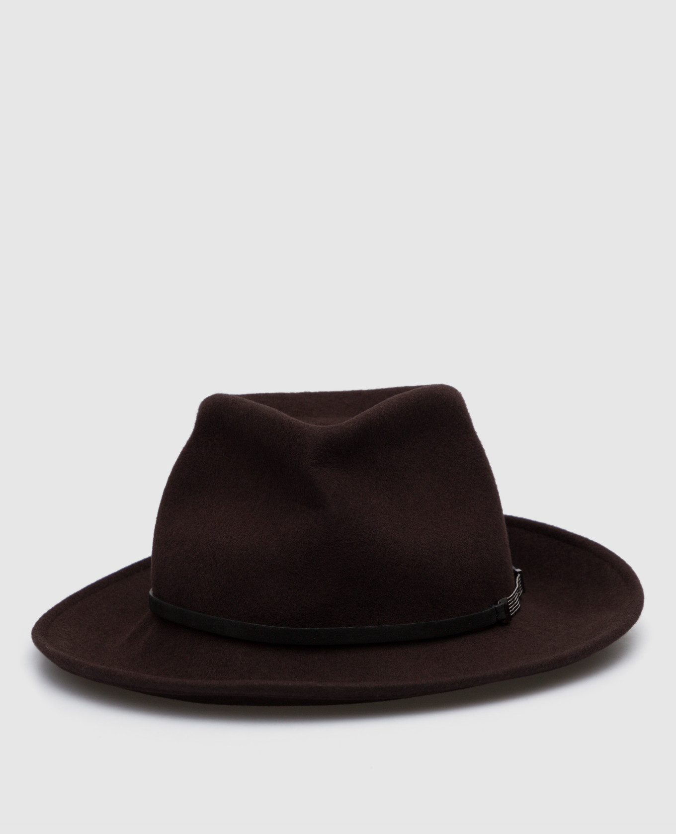 Dark brown hat with monil chain
