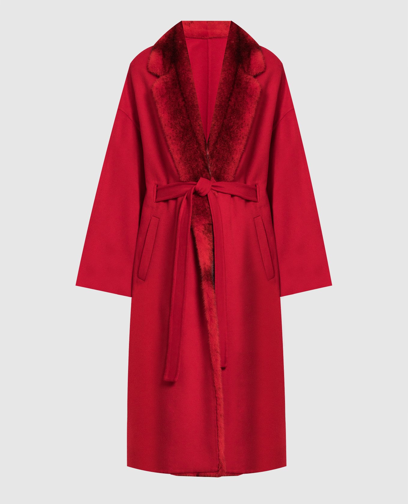 Красное пальто из кашемира и шерсти с мехом норки.