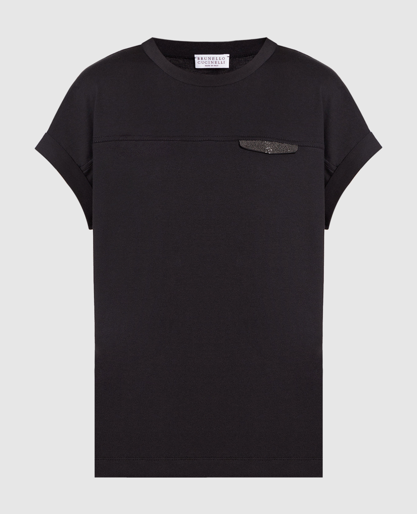 Black t-shirt with monil chain