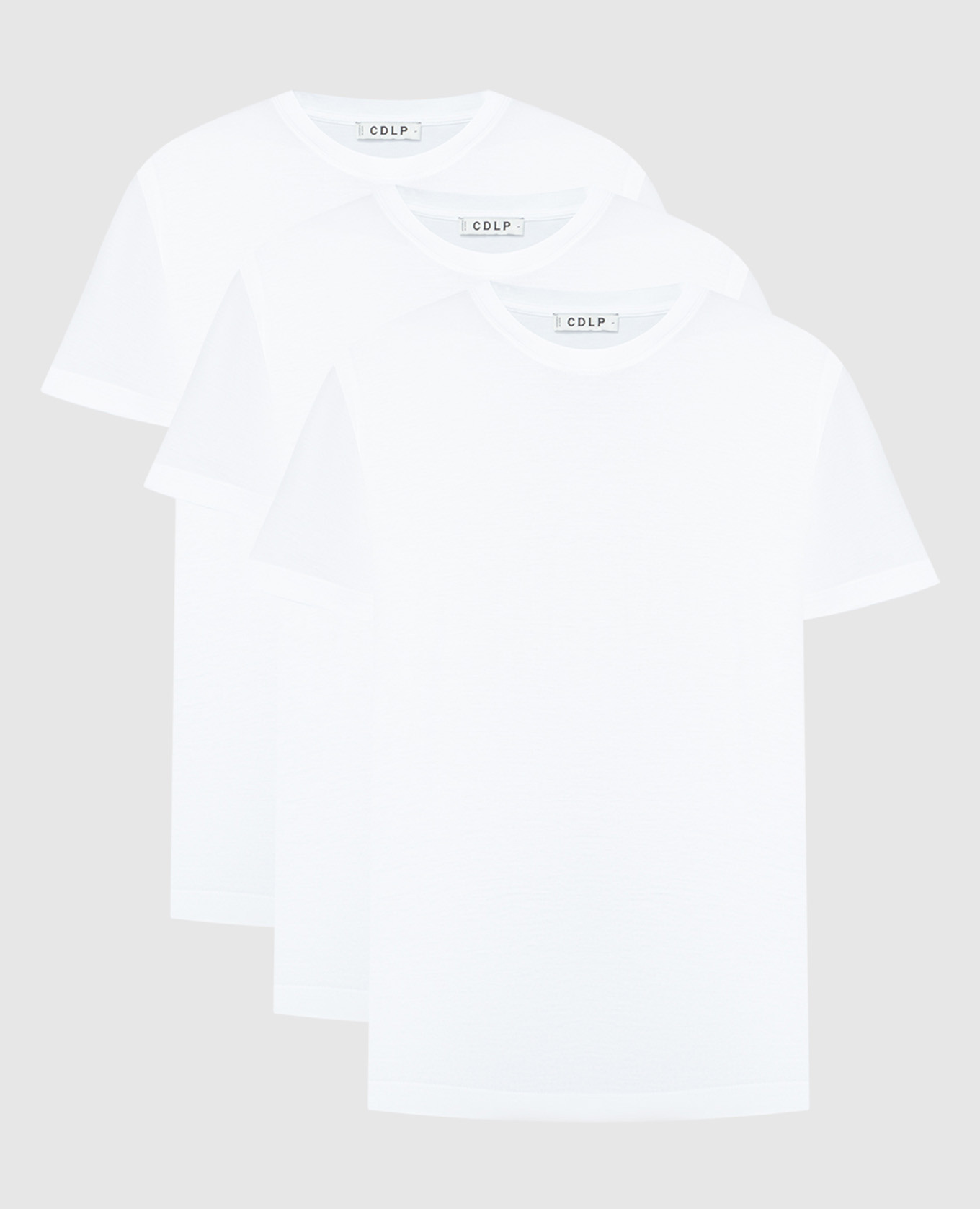Набор белых футболок