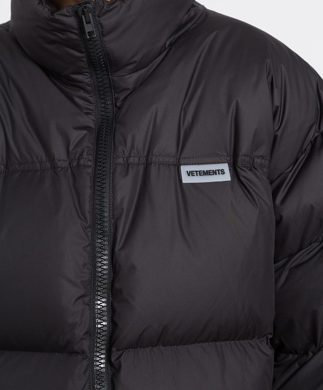 Vetements Черный пуховик с простежкой в виде горизонтальных полос UA53JA400Bw изображение 5