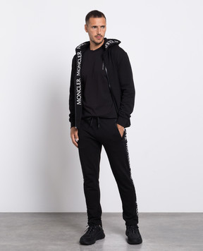 Moncler Черные спортивные брюки с логотипом 8H00011V8183