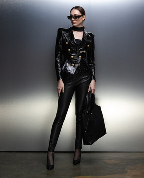 Balmain Черный кожаный двубортный жакет с тиснением под крокодила. BF0SI355LC68