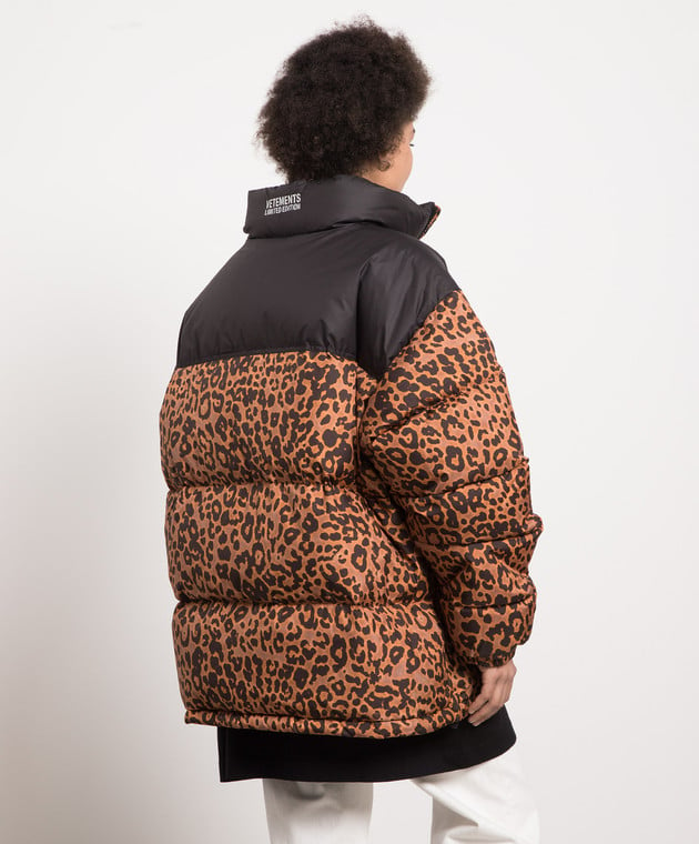 Vetements Down jacket in leopard print with logo UE54JA120L image 4