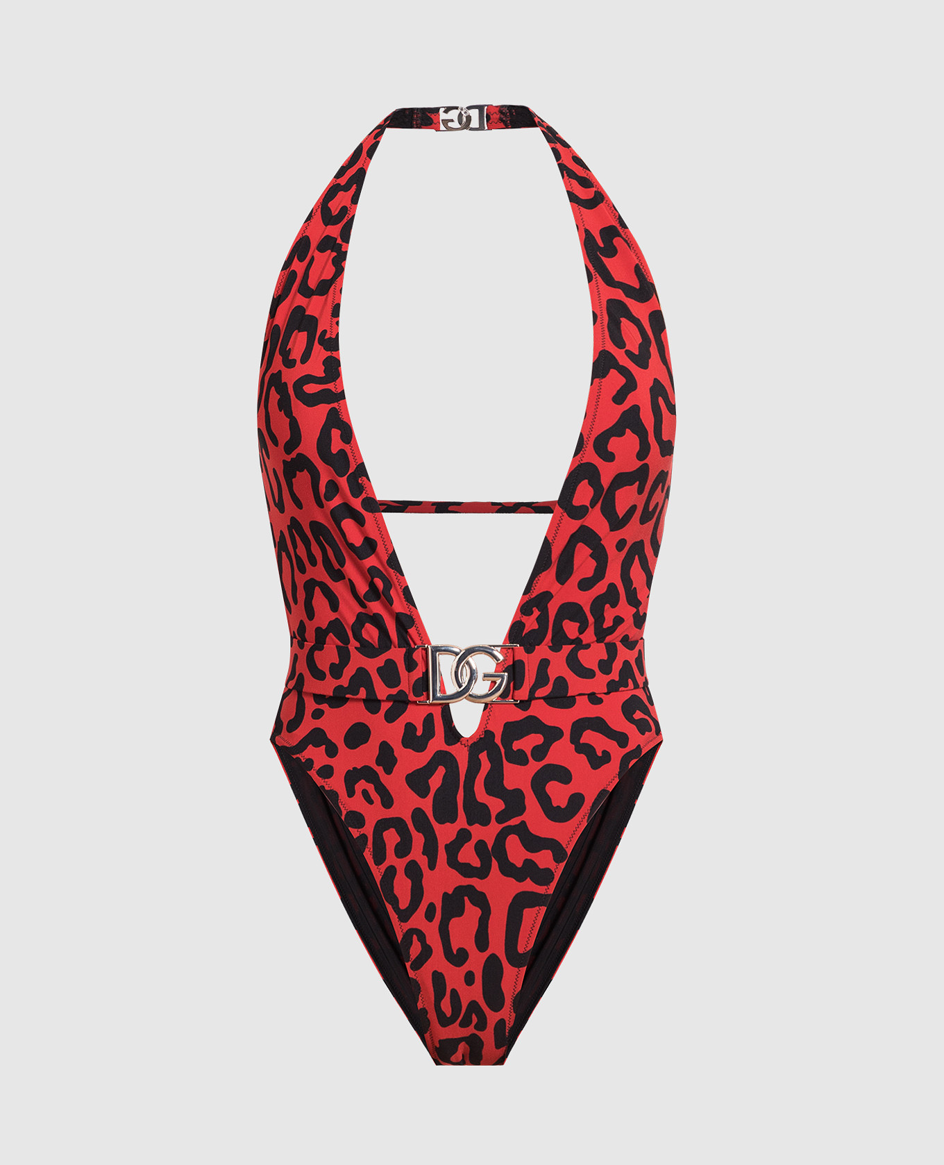 Красный купальник в леопардовый принт.