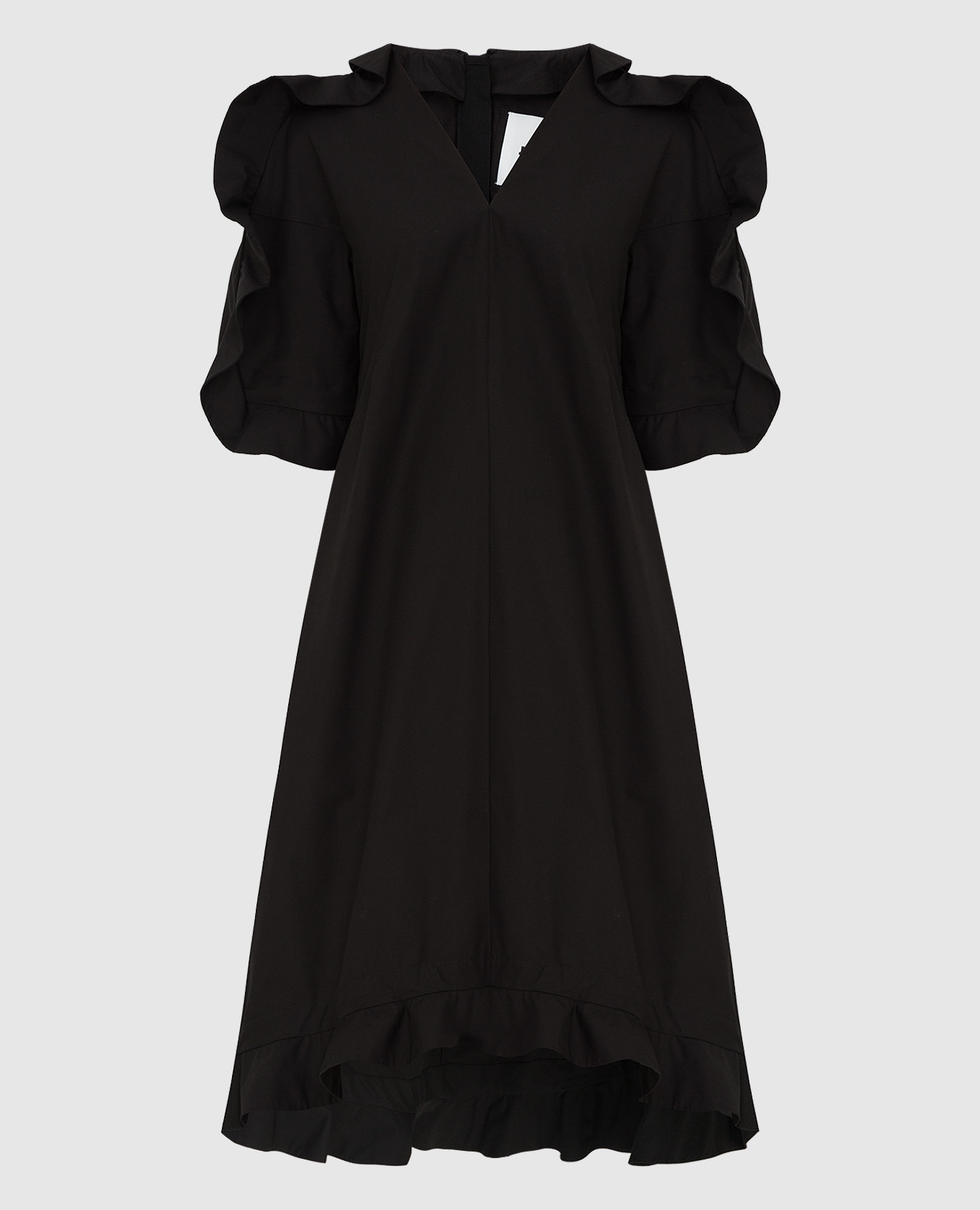 Schwarzes Kleid mit Rüschen