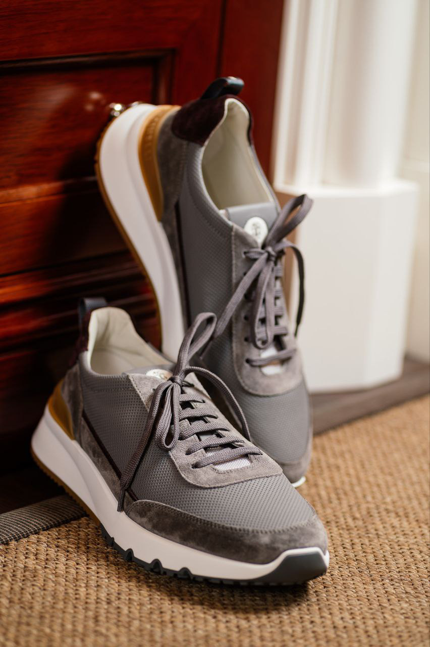 Brunello Cucinelli Серые кожаные кроссовки с перфорацией MZUFLPO278 изображение 6