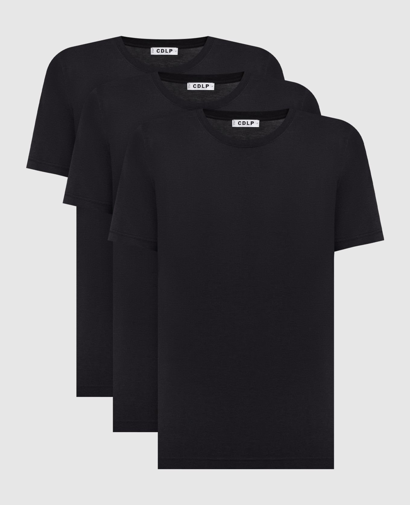 Набор черных футболок
