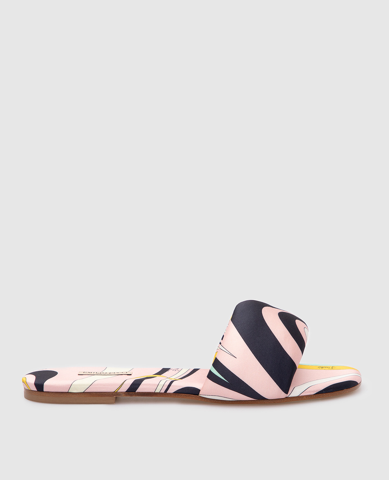 Pink flip flops in Onde pattern