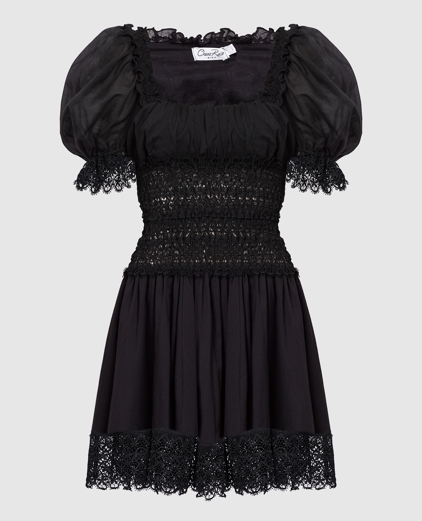 Черное платье мини с кружевом
