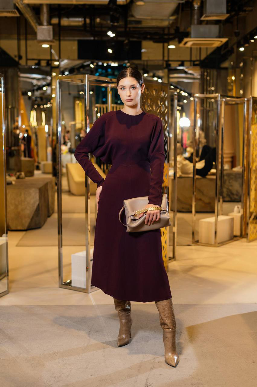 Victoria Beckham Бордовое платье миди 1323WDR004744A изображение 6