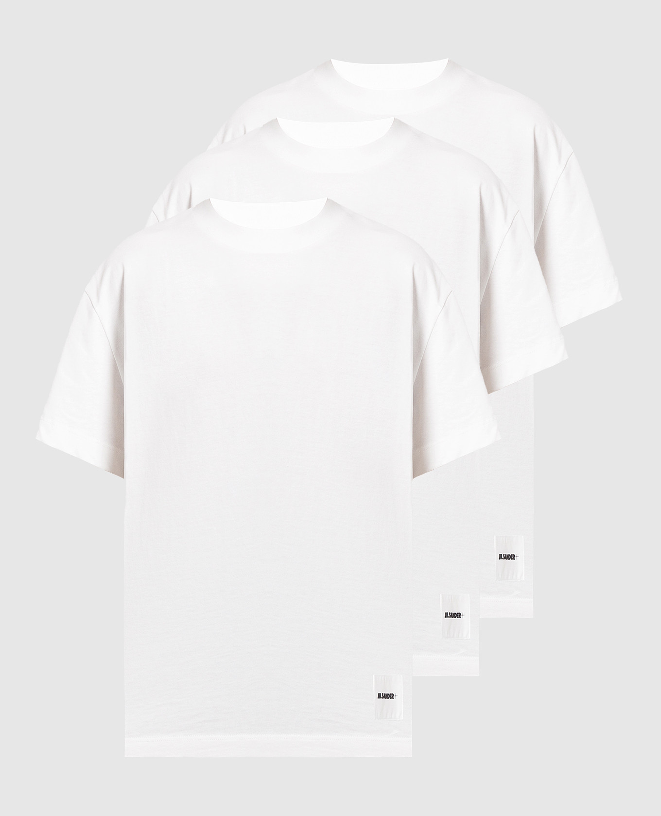 Набор белых футболок с патчем логотипа