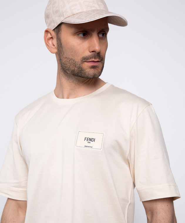 Fendi Світло-бежева футболка з патчем логотипу FY0936A9RL зображення 5