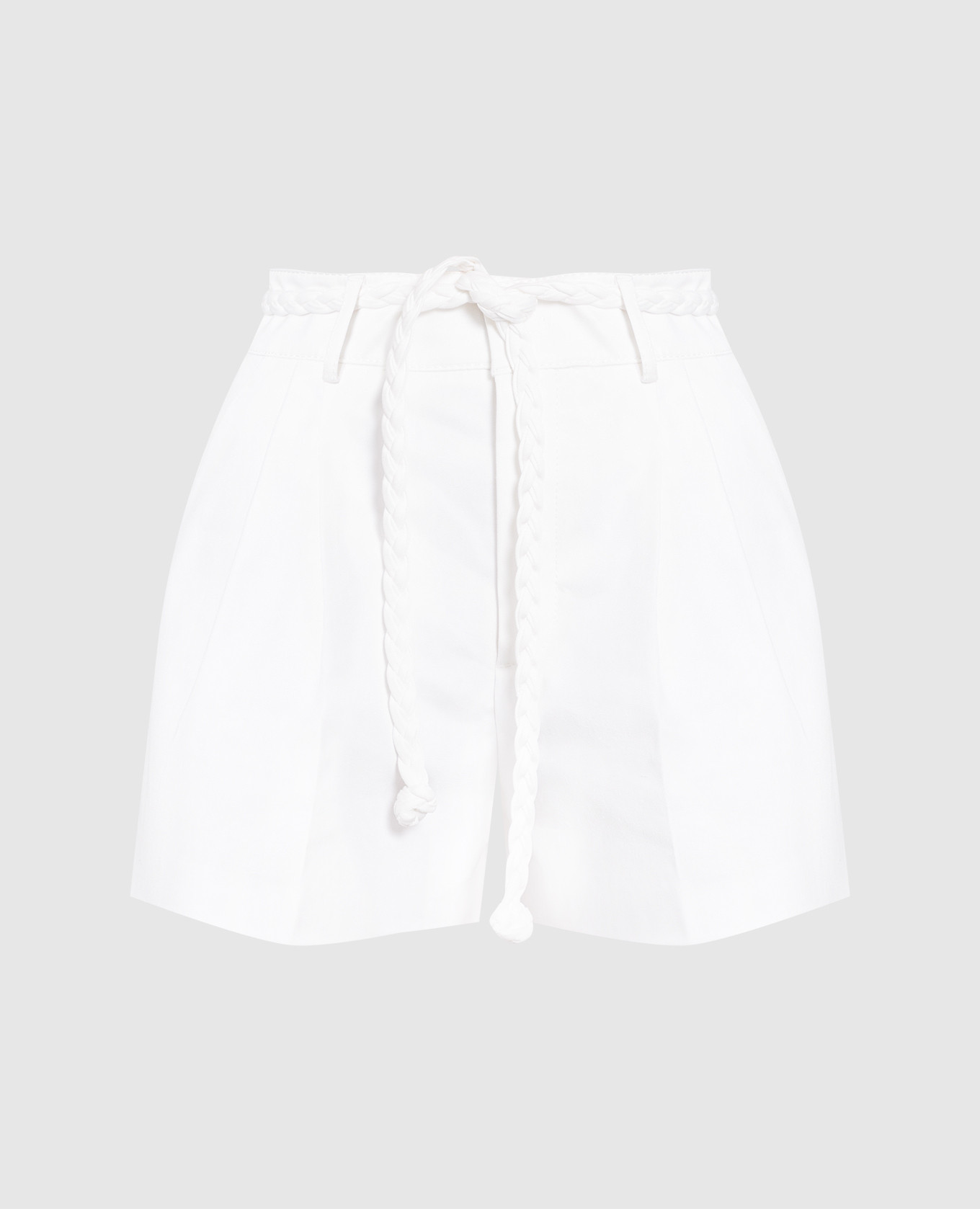 White shorts with tucks